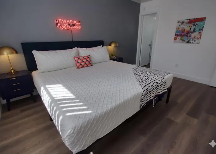 23 Palms Suites - Midtown Wynwood