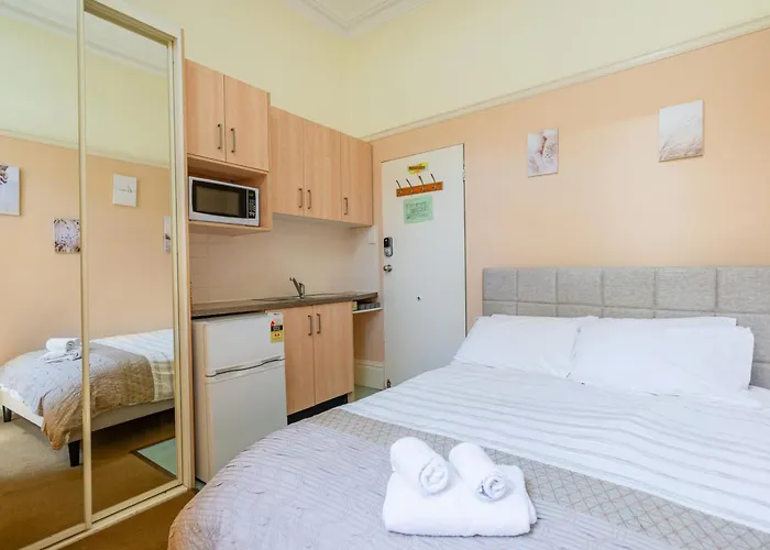 Guests house Randwick City Lodge 2