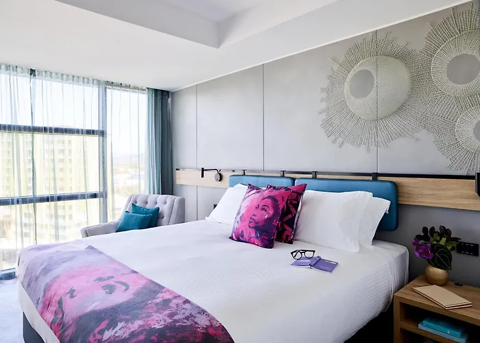 Casino hotel: Crystalbrook Flynn