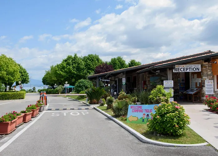 Hotel con piscina: Appartamenti Camping Tiglio