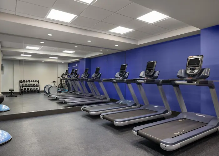 Holiday Inn Express & Suites - Midtown, An Ihg