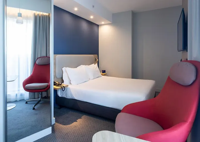  Holiday Inn Express Porto City Centre By Ihg