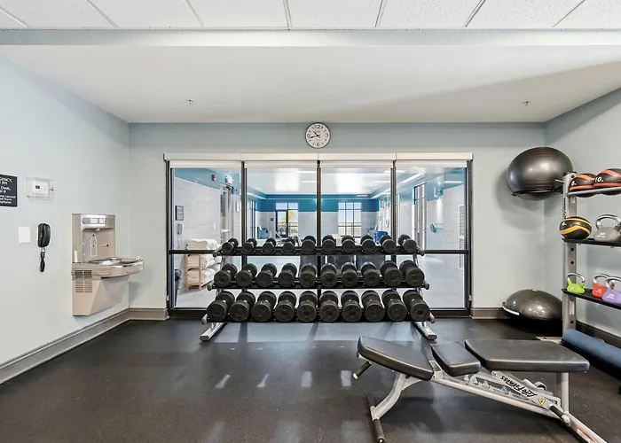 Hotel with Tennis: Hampton Inn Front Royal