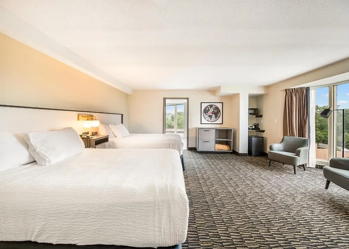 Cheap hotels Ramada Plaza By Wyndham Niagara Falls