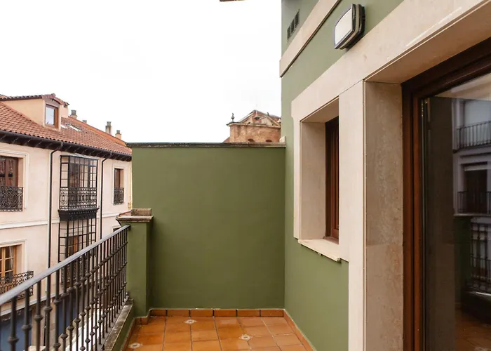 León Center Rooms