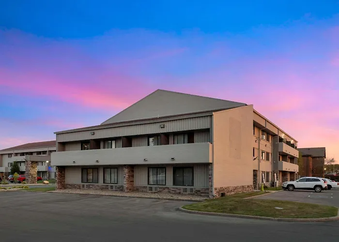 Comfort Inn & Suites Northwest - College Park