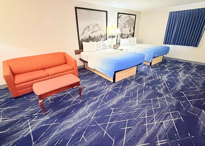 Motels Super 8 By Wyndham Hot Springs