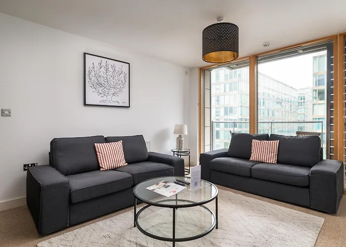 Hotel near College: City Stay Apartments - Vizion