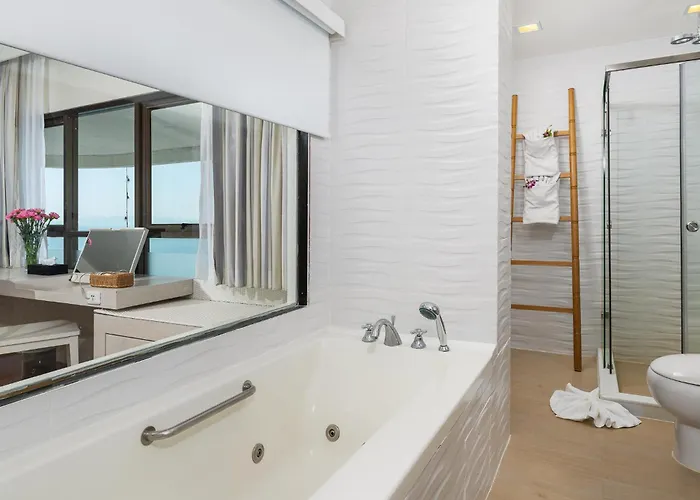 Jomtien Palm Beach & Resort - Family-Friendly
