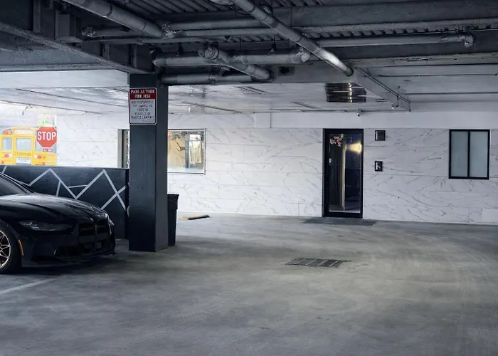 Resort: Cabana Hotel Yankee Stadium