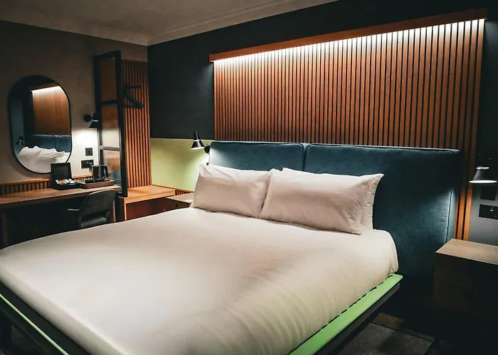 Jacuzzi hotel: Village Hotel Reading