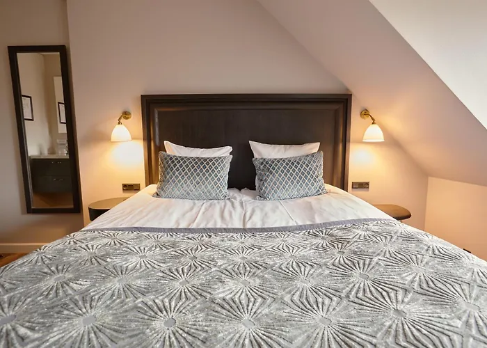 Ascot Hotel