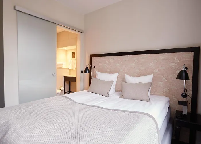 Ascot Hotel