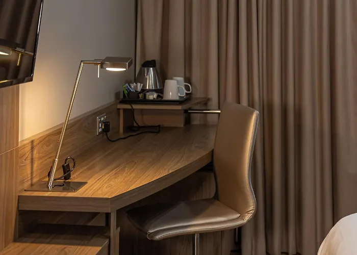 Holiday Inn West By Ihg