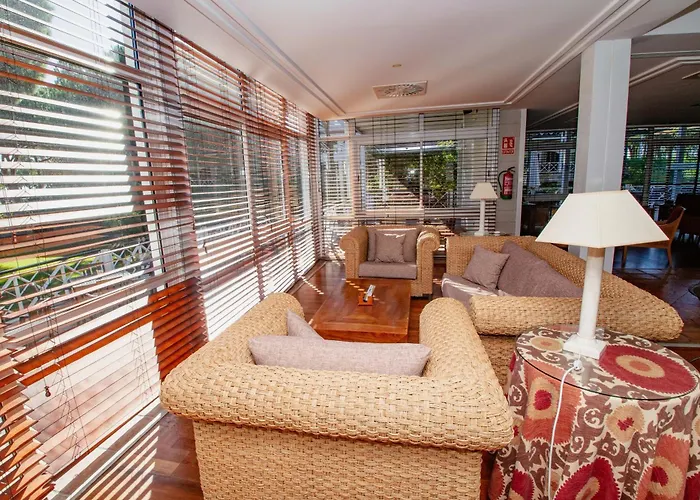 Hotel com tênis: Hotel Nuevo Portil Golf