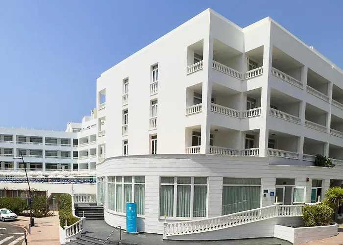 Hotel Blue Sea Lagos de Cesar
