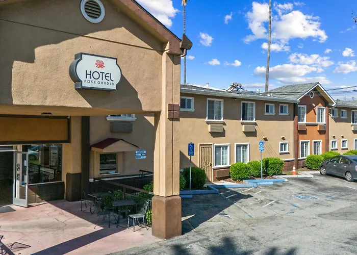 Pet Friendly hotel: Rose Garden Inn - San Jose Airport