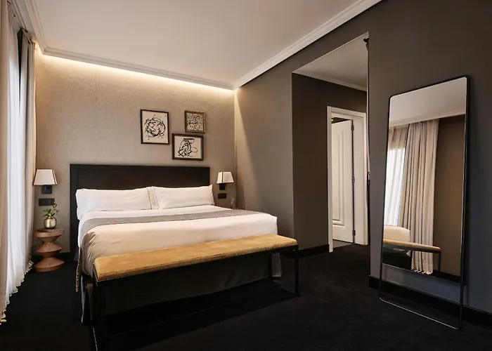  Principal Madrid, Small Luxury s