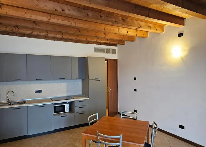 Ping Pong Hotel: Residence Borgo Dei Limoni - Appartamenti Con Garage