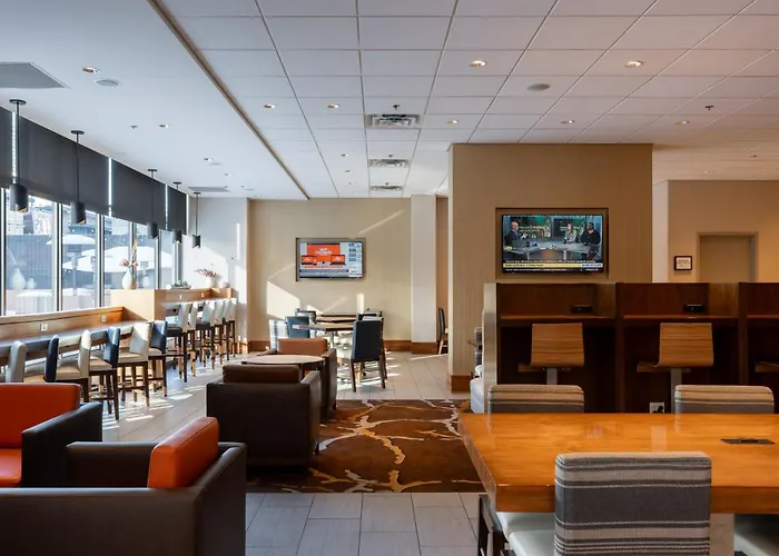 Hotel with view: Calgary Marriott Downtown Hotel