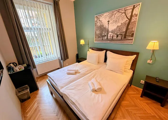 Hotel: Central Station Studios