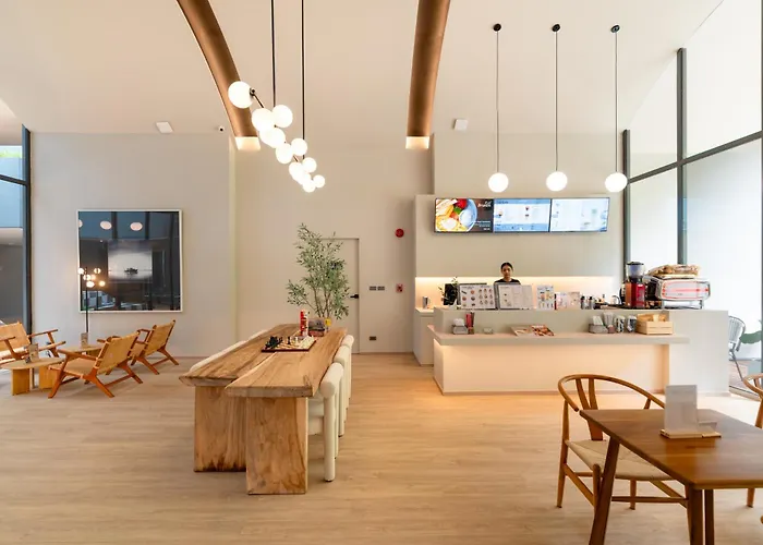 Hotel Tide Phuket Beachfront