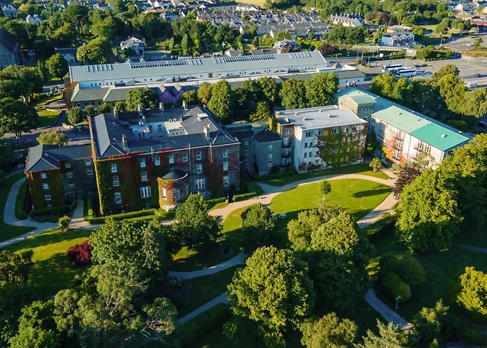 Luxury hotel only: Great Southern Killarney