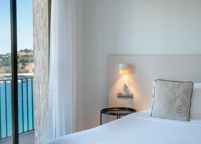 Hotel Montjoi by Brava Hoteles