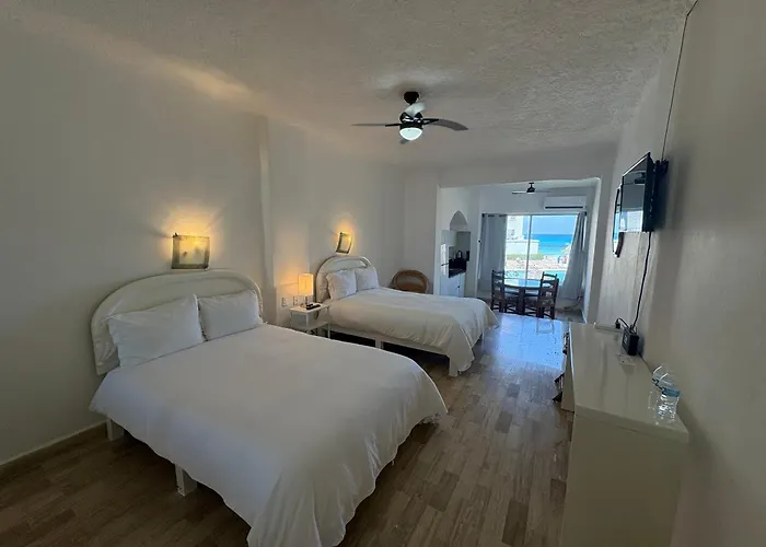 Cancun Plaza - Best Beach