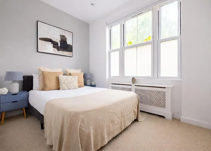Superb 2 Bed Apartment In Battersea