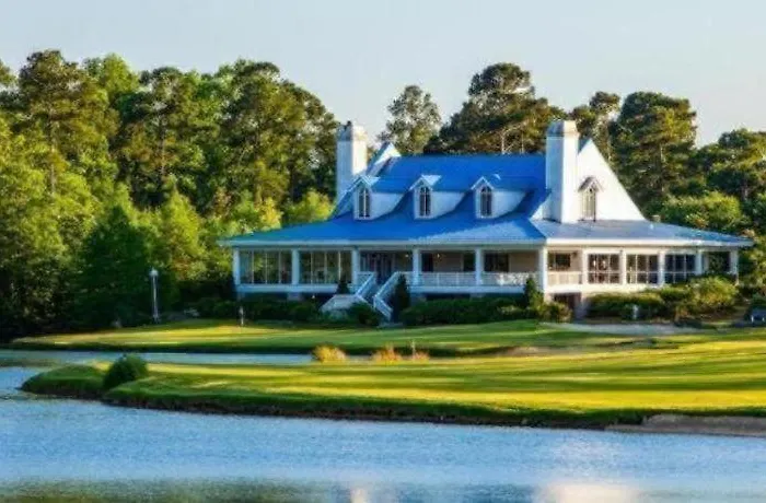 Cheap hotel: True Blue Golf Resort