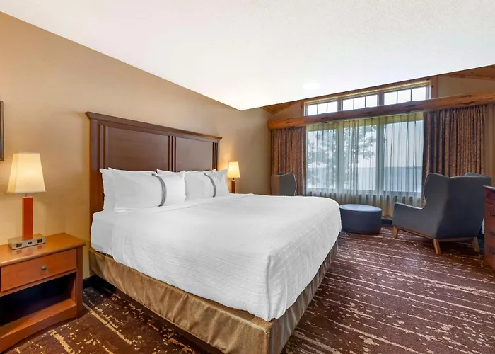 Spa Hotel: Best Western Premier The Lodge On Lake Detroit