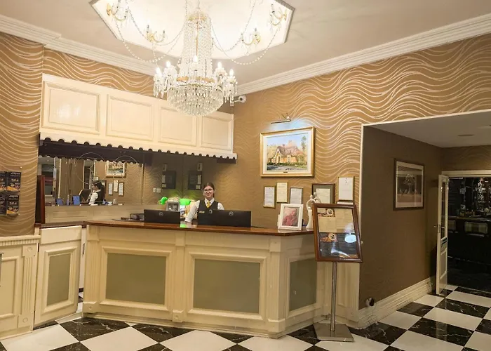 Pet Friendly hotel: Eviston House Hotel