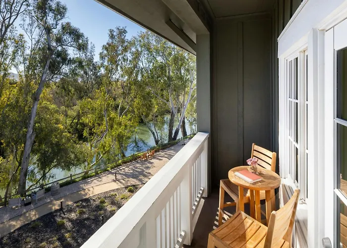 Family Hotel: River Terrace Inn