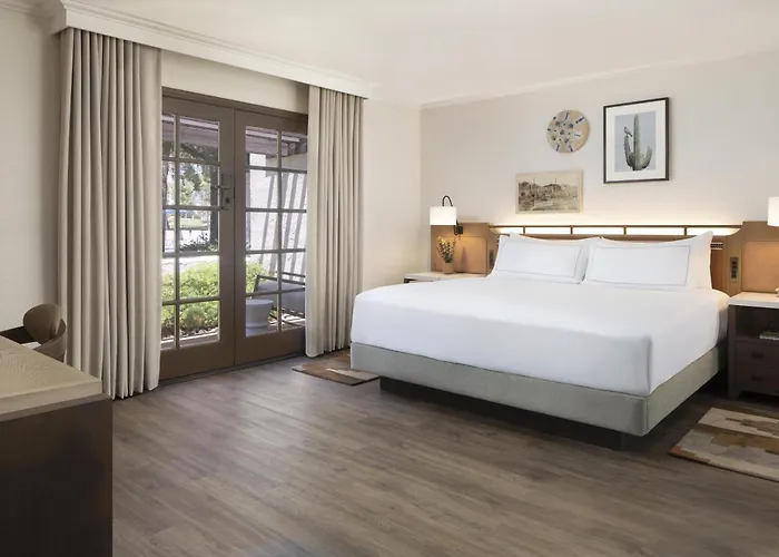 Resort: The Scottsdale Resort & Spa, Curio Collection By Hilton