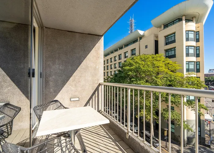 Abbey On Roma Hotel & Apartments