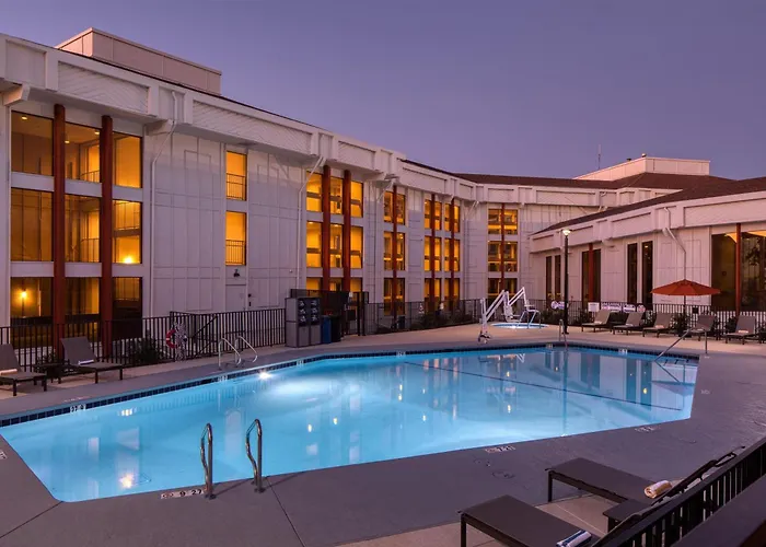 Pets Allowed Hotel Doubletree By Hilton Sacramento