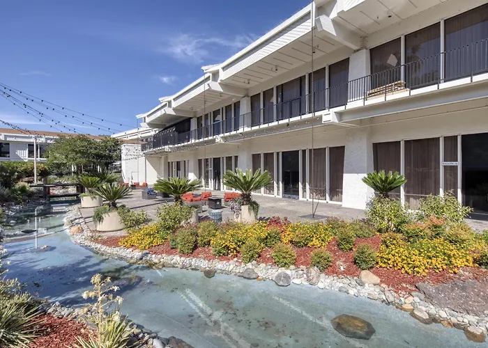 Pets Allowed Hotel Doubletree By Hilton Sacramento