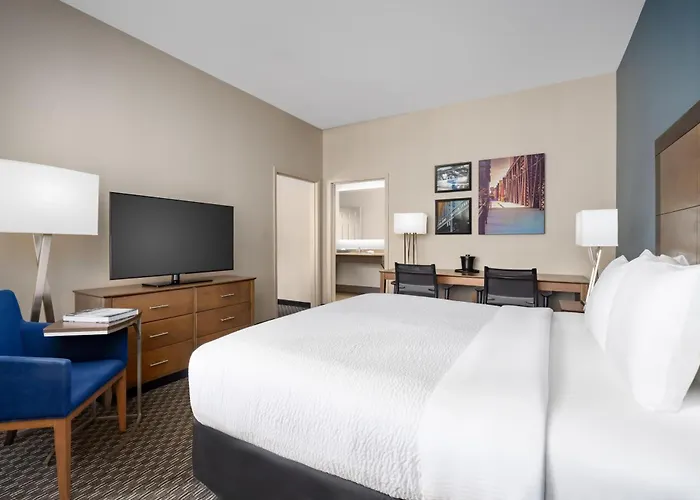 Jacuzzi hotel: La Quinta Inn & Suites By Wyndham Chicago Downtown