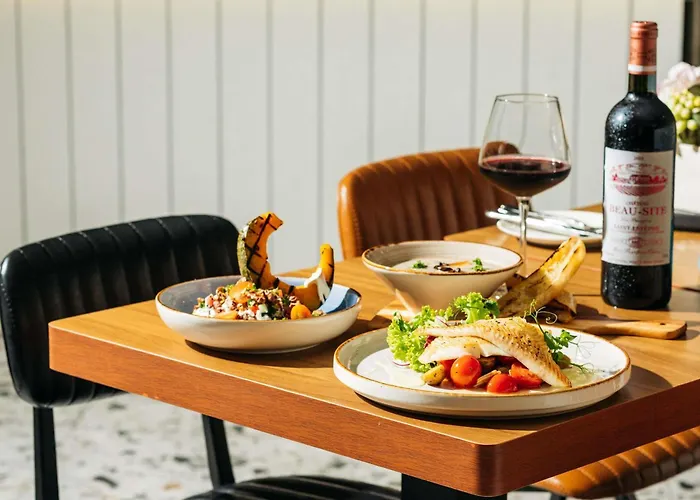 Hotel with view: Mercure Singapore Tyrwhitt