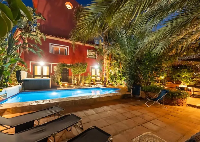 Majestic Villa By The Beach Heated Private Pool & Jacuzzi