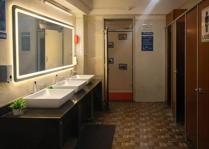 Homestay At Kashmiri Gate Metro & Old Delhi Railway Station