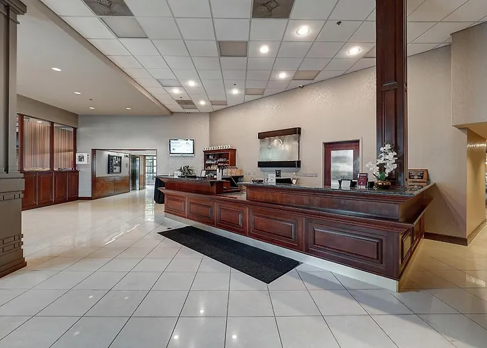 Doubletree By Hilton Bloomington