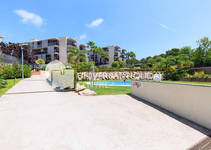Uhc Paradise Village Family Complex