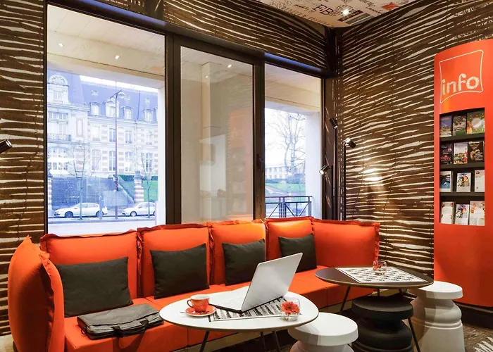 Ibis Versailles Chateau