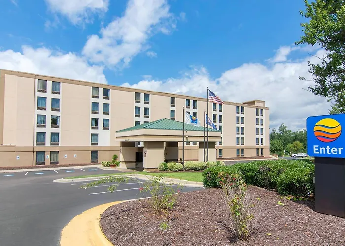 Hotels with pool Comfort Chester - Richmond South