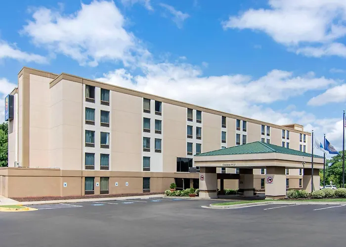 Hotels with pool Comfort Chester - Richmond South
