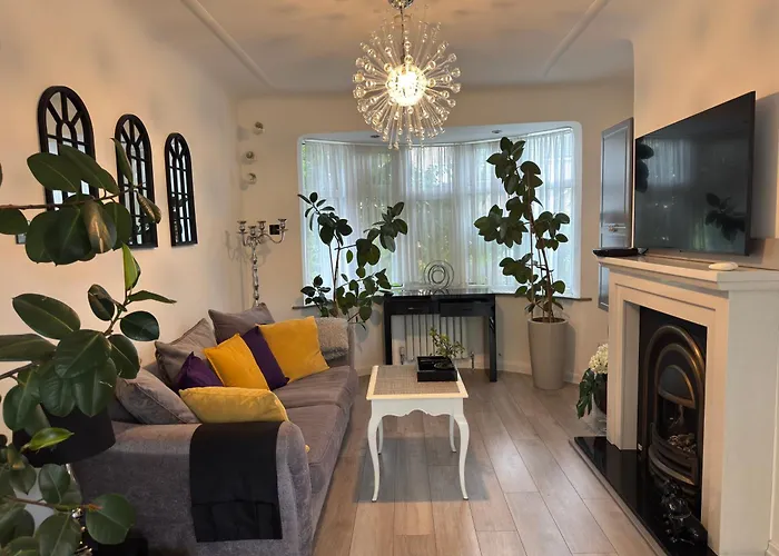 Luxury 5* Home With Secret Garden And Free Parking
