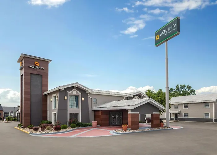 La Quinta Inn By Wyndham West