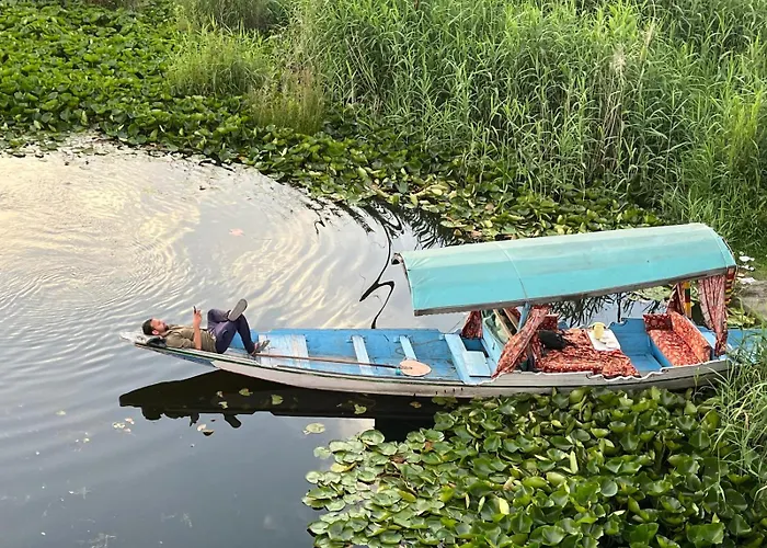 Green View Group Of Houseboats